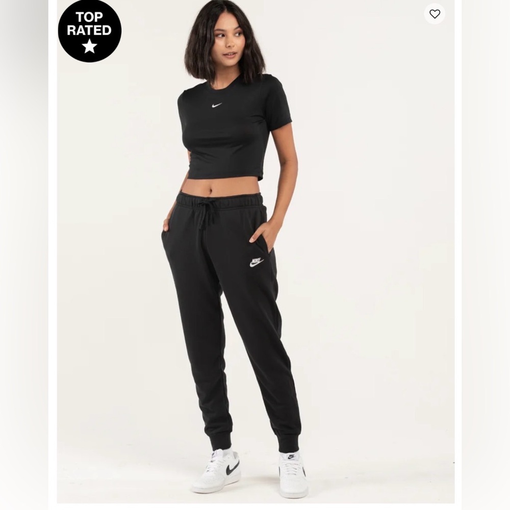 Nike standard fit jogger - women’s- size large- black